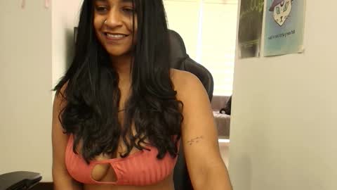 Susan Rhodes online show from November 2025 01:21:02 PM