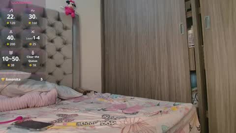 Snapshot of sussidream chatting on October 2025 11:13:02 PM Andrea online show from October 2025 11:13:02 PM