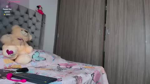 Snapshot of sussidream chatting on October 2025 10:23:02 PM Andrea online show from October 2025 10:23:02 PM