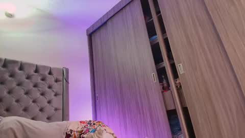 Snapshot of sussidream chatting on November 2025 07:59:02 PM Andrea online show from November 2025 07:59:02 PM