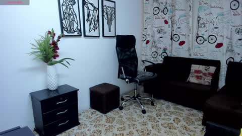 Susy online show from December 2024 06:43:02 PM