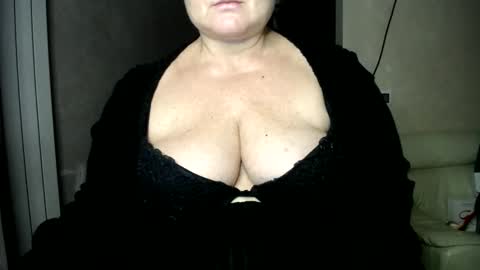 Curvy Charm online show from January 2025 06:31:01 PM