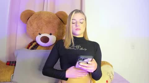 Snapshot of suzan__cooper2 chatting on January 2025 05:59:02 PM suzan__cooper2 online show from January 2025 05:59:02 PM