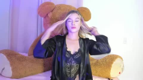 Snapshot of suzan__cooper2 chatting on February 2025 02:33:01 AM suzan__cooper2 online show from February 2025 02:33:01 AM