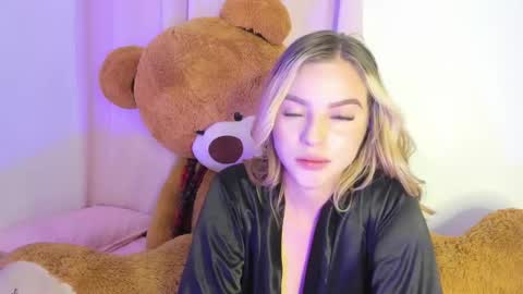 Snapshot of suzan__cooper2 chatting on February 2025 04:31:01 AM suzan__cooper2 online show from February 2025 04:31:01 AM