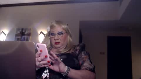 Snapshot of suzannebanci chatting on December 2024 02:49:01 PM My name is Sissy or more fully Suzanna Aprilia Maria Mariquita Catarina Chinita Banci. Soy una puta - que chimba ladybug online show from December 2024 02:49:01 PM