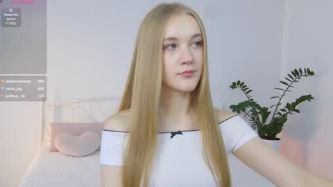 Snapshot of suzipons chatting on October 2025 01:42:02 PM Suzi online show from October 2025 01:42:02 PM