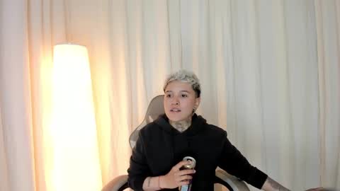 suzu_wolf online show from October 2025 05:38:01 AM