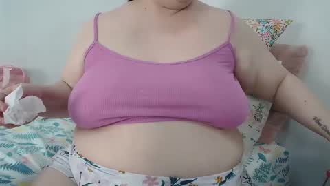 Snapshot of suzyitsstunning23 chatting on September 2025 02:27:02 AM suzy online show from September 2025 02:27:02 AM