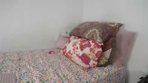 Snapshot of suzyitsstunning23 chatting on October 2025 02:23:02 AM suzy online show from October 2025 02:23:02 AM