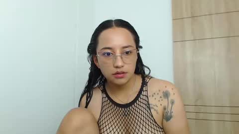Laura online show from January 2025 07:44:02 PM