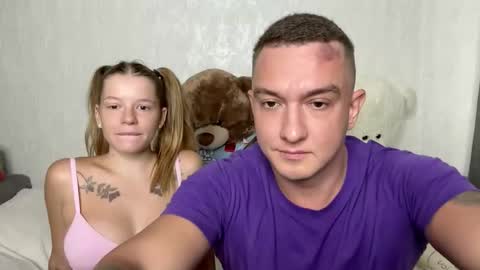 Snapshot of sweet__bunnies chatting on October 2025 07:04:02 AM Mia and Robert online show from October 2025 07:04:02 AM