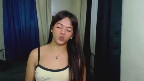 Snapshot of sweet_ahrii chatting on February 2025 10:10:01 PM CLEO online show from February 2025 10:10:01 PM