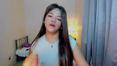 Snapshot of sweet_ahrii chatting on March 2025 11:03:01 AM CLEO online show from March 2025 11:03:01 AM