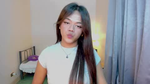 Snapshot of sweet_ahrii chatting on March 2025 02:08:02 PM CLEO online show from March 2025 02:08:02 PM