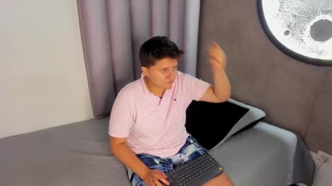 Andrea Y Melisa online show from September 2025 11:45:01 AM