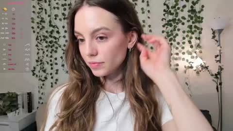 Snapshot of sweet_and_flirt chatting on October 2025 07:23:01 AM Alice online show from October 2025 07:23:01 AM