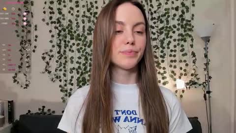 Snapshot of sweet_and_flirt chatting on November 2025 08:03:01 AM Alice online show from November 2025 08:03:01 AM