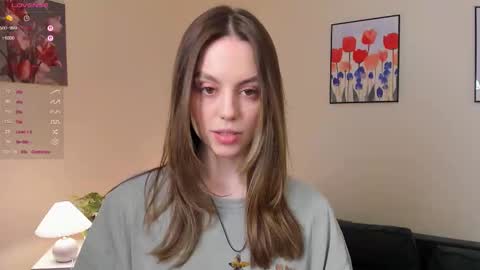 Snapshot of sweet_and_flirt chatting on December 2025 07:05:01 AM Alice online show from December 2025 07:05:01 AM