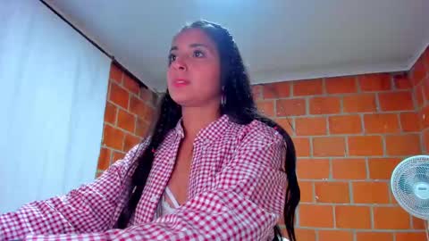 Snapshot of sweet_and_hot_alaia chatting on September 2025 01:53:01 AM sweet and hot alaia online show from September 2025 01:53:01 AM