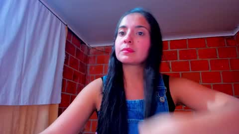 Snapshot of sweet_and_hot_alaia chatting on October 2025 03:29:02 AM sweet and hot alaia online show from October 2025 03:29:02 AM