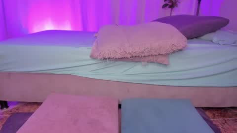 Chelsy  online show from December 2024 11:51:01 PM