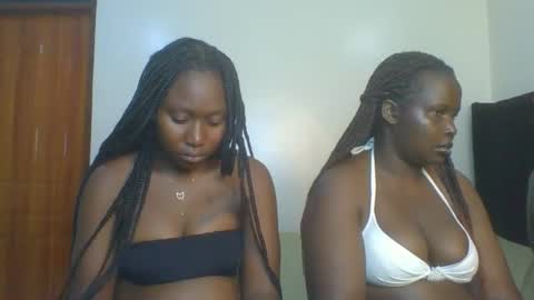 Snapshot of sweet_camila5 chatting on October 2025 10:31:01 PM Camila online show from October 2025 10:31:01 PM