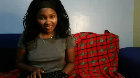 sweet_dollo online show from September 2025 06:24:01 PM