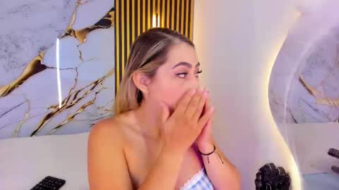 Snapshot of sweet_flame_ chatting on October 2025 08:38:01 PM sweet_flame_ online show from October 2025 08:38:01 PM