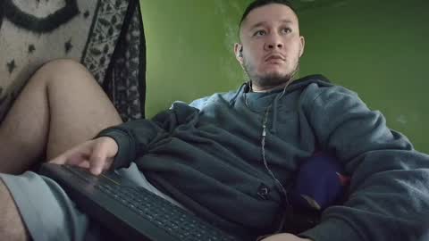 sweet_guy36 online show from October 2025 03:32:01 PM