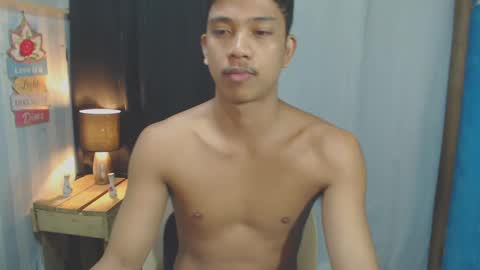 sweet_guyxx online show from December 2024 01:55:02 PM