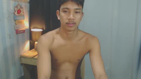 sweet_guyxx online show from February 2025 04:31:01 PM