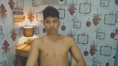 sweet_guyxx online show from February 2025 05:28:01 PM