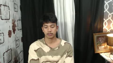 sweet_guyxx online show from November 2025 02:19:01 PM