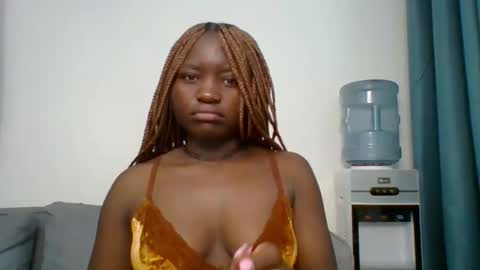 Snapshot of sweet_jenica chatting on October 2025 04:35:02 AM ESTHER NEEMA online show from October 2025 04:35:02 AM