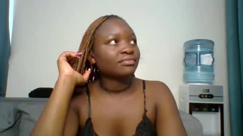 Snapshot of sweet_jenica chatting on November 2025 04:14:02 AM ESTHER NEEMA online show from November 2025 04:14:02 AM