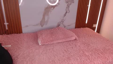 Snapshot of sweet_lee2 chatting on October 2025 01:56:02 PM carollay online show from October 2025 01:56:02 PM