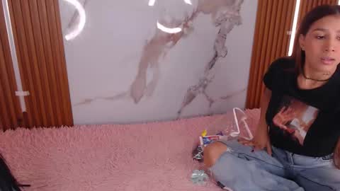 Snapshot of sweet_lee2 chatting on October 2025 12:50:02 PM carollay online show from October 2025 12:50:02 PM