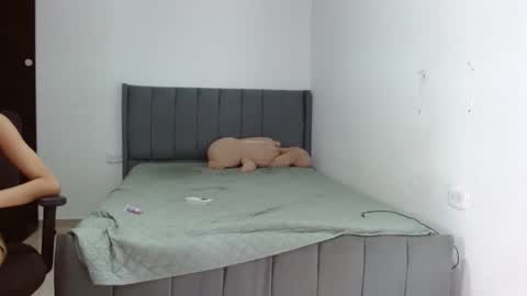 sweet_love_69_ online show from November 2025 01:10:02 PM