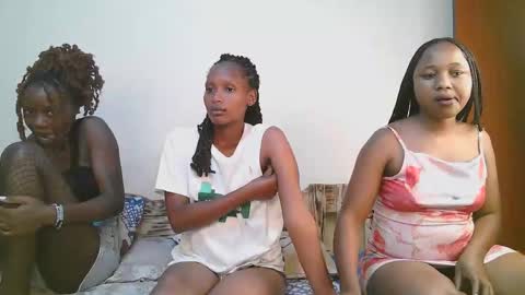 Linda online show from November 2025 05:03:01 PM