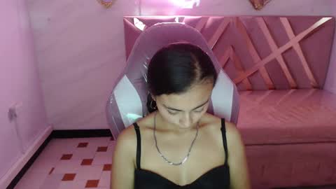 Live 300pm 900pm COLOMBIAN HOUR online show from February 2025 11:02:02 PM