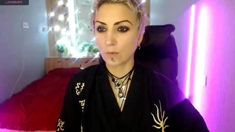 Snapshot of sweet_n_strong chatting on November 2025 01:04:02 PM sweet_n_strong online show from November 2025 01:04:02 PM