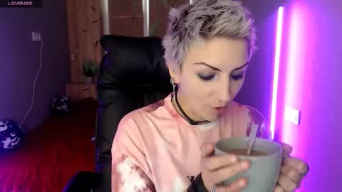 Snapshot of sweet_n_strong chatting on November 2025 08:14:02 AM sweet_n_strong online show from November 2025 08:14:02 AM