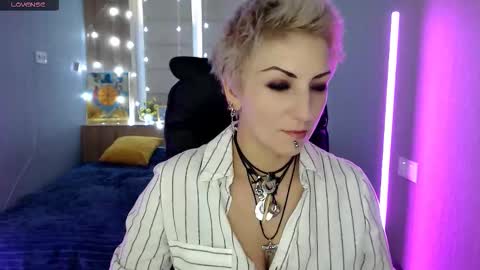 Snapshot of sweet_n_strong chatting on December 2025 07:05:01 AM sweet_n_strong online show from December 2025 07:05:01 AM