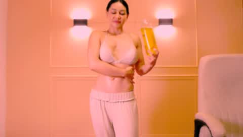 Snapshot of sweet_of_venus chatting on September 2025 11:43:01 PM My name is Catalina. Please say hello I like to chat with you. If you have requests please use tip online show from September 2025 11:43:01 PM