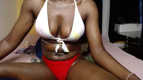 Snapshot of sweet_sherie chatting on December 2024 05:42:01 AM ellanah Tracie online show from December 2024 05:42:01 AM