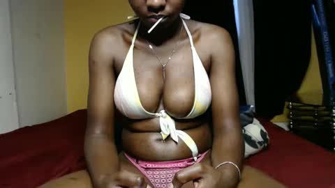 Snapshot of sweet_sherie chatting on March 2025 09:14:02 AM ellanah Tracie online show from March 2025 09:14:02 AM