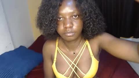 Snapshot of sweet_sherie chatting on October 2025 12:00:01 AM ellanah Tracie online show from October 2025 12:00:01 AM