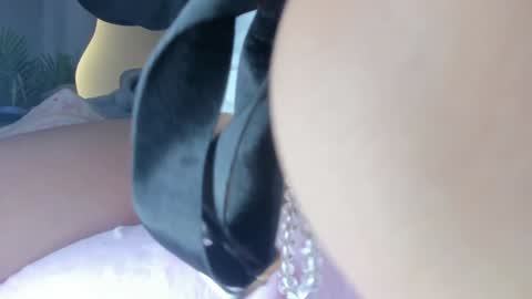 Adeline  online show from October 2025 12:39:02 PM