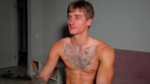 sweet_smith8 online show from December 2024 01:00:01 PM